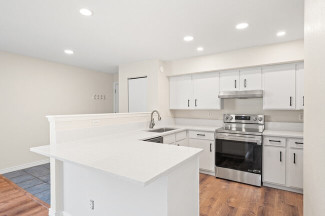 Building Photo - 281 S Zinnia Way Unit 281 S Zinnia Way Apt B.