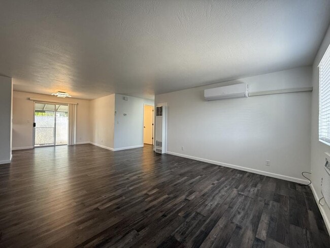 Photo - 1608 Leonard Rd