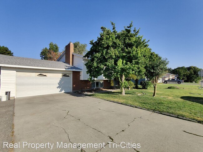 Photo - 4 br, 2 bath House - 1861 Stevens Dr