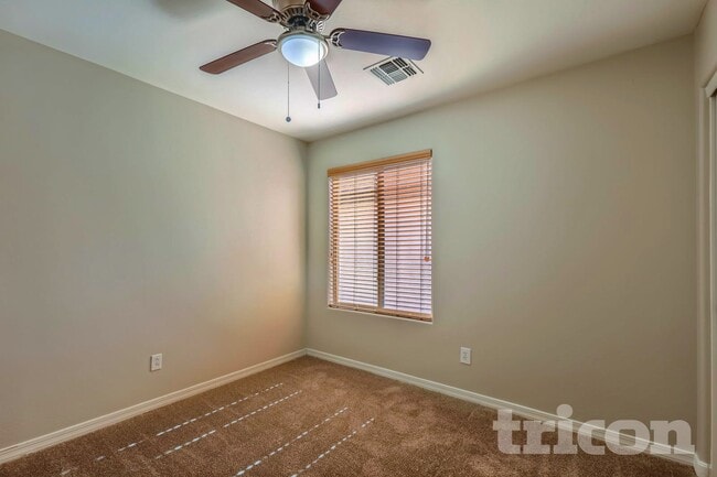 Photo - 886 W Desert Hills Dr