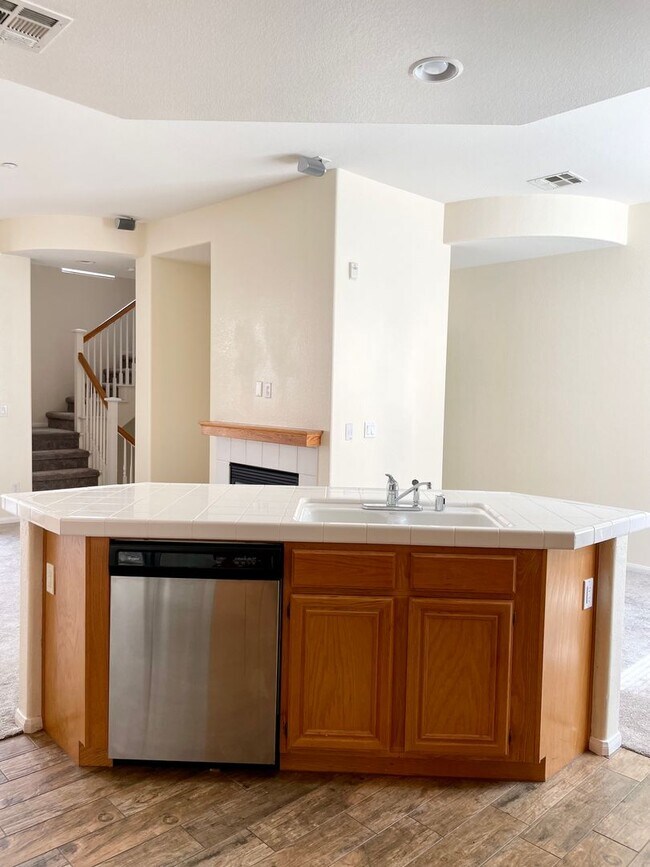 Photo - Contemporary Condo in Mission Valley