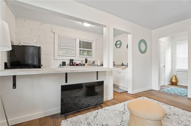 Photo - 255 Richardson Rd NW Unidad B