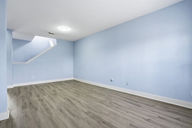 Photo - 11930 Longwood Garden Way