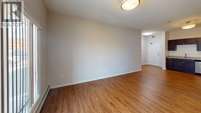 Photo - 10004-1097A 97A St