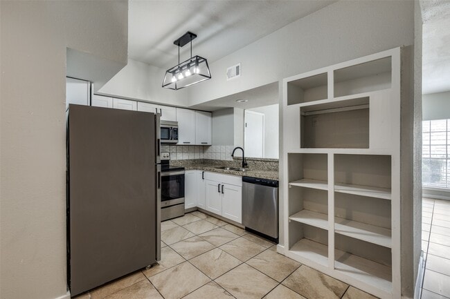 Photo - 8725 Victorian Village Dr