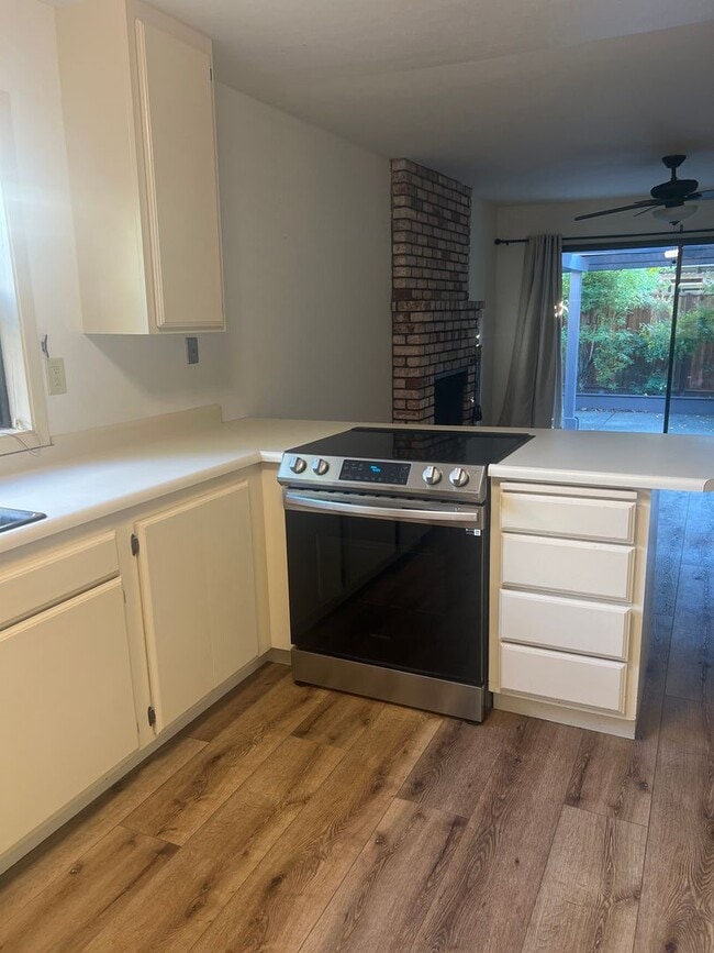 Photo - Beautiful 3 Bedroom 2 Bath in Great Neighb...