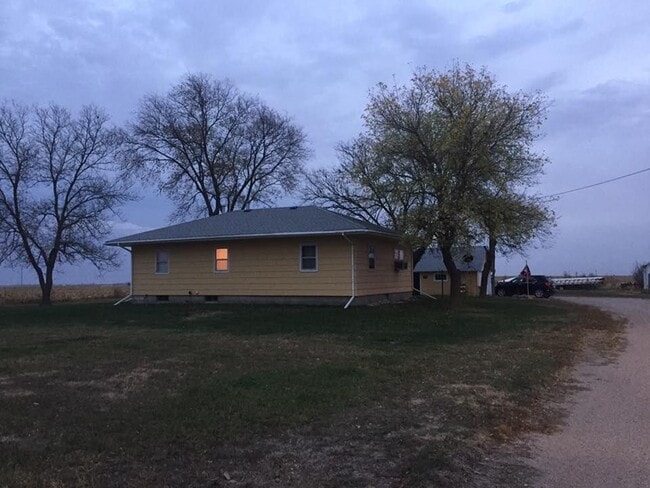 Building Photo - Come on over to the country