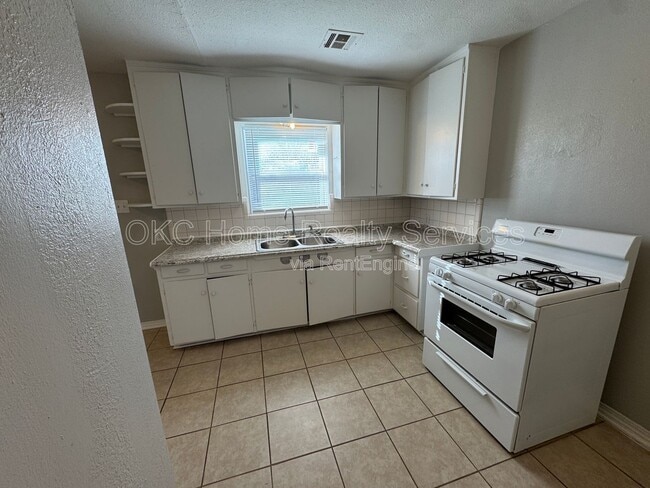 Photo - 1516 Park Cir