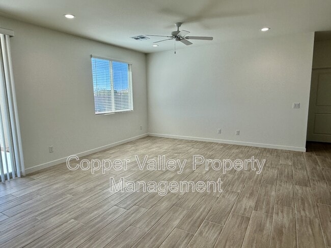 Photo - 40516 N 3rd Ave