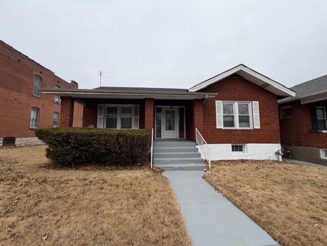 Building Photo - COMING SOON: Heavenly Haven on Hornsby **Section 8 Friendly!**