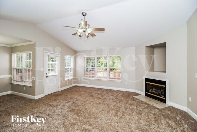 Photo - 231 Christianna Ct NW