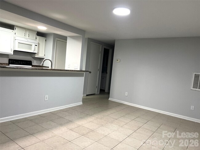 Photo - 1624 Arlyn Cir Unit H