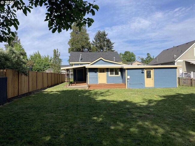 Photo - Great Home in Coburg!