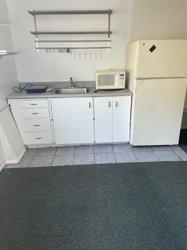 Building Photo - 9 Homestead Blvd Unit Studio