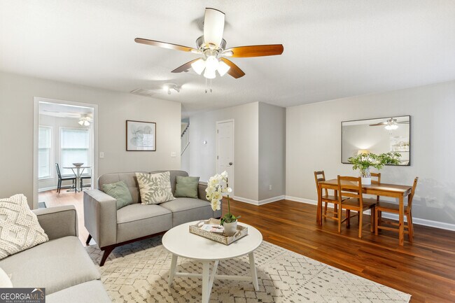 Photo - 1166 Magnolia Way SE