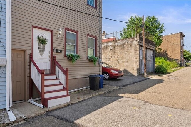 Photo - 841 Blossom Wy