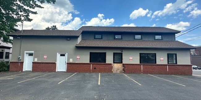 Entrance/off street parking - 47 W Bridge St Unit 2 downstairs