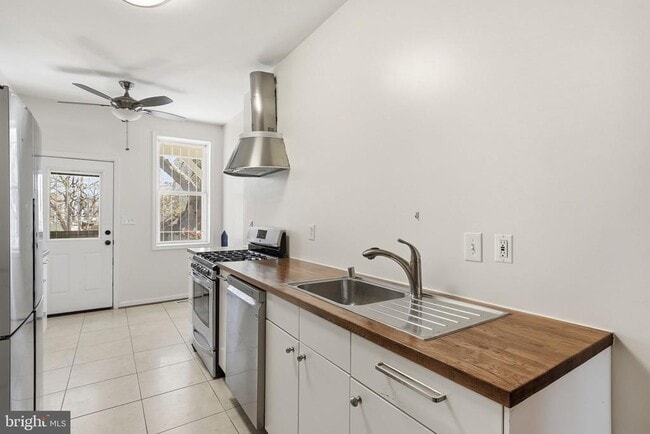 Photo - 707 15th St NE