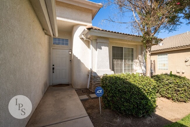 Photo - North West Fresno Home, 3BR/2BA, Built 1995 - Lots of Amenities!