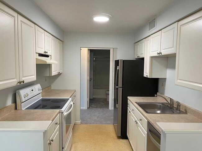 Building Photo - 12 Beal's Cove Rd Unit H
