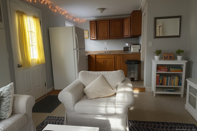 Photo - 621 Fairfield Beach Rd