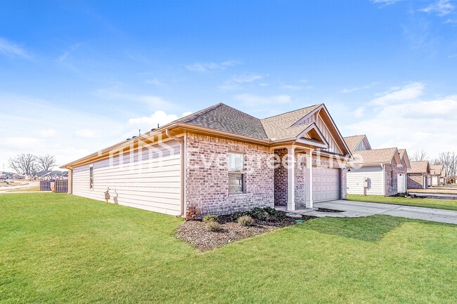 Photo - 318 Pond Spg Dr