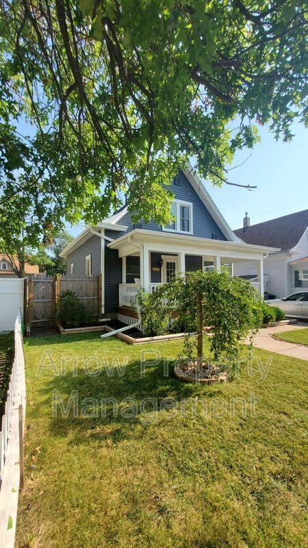 Photo - 2612 Y St House