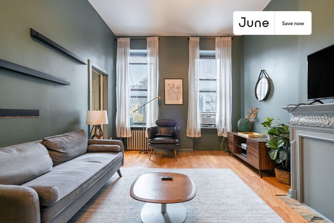 Photo - 336 W 46th St Unidad 4F