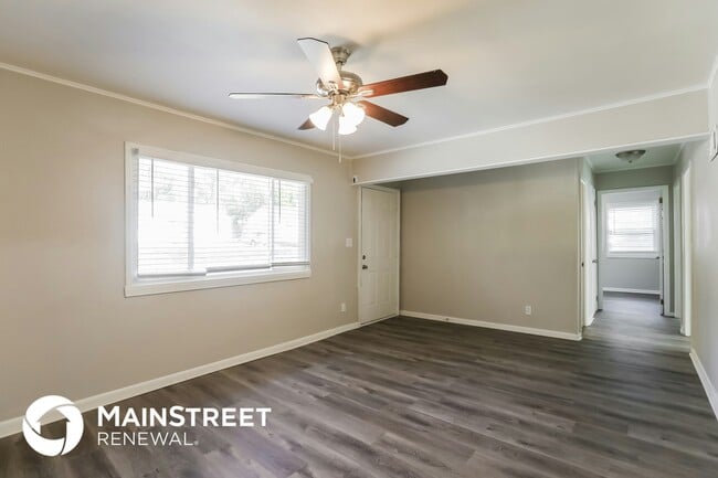 Photo - 2307 NE 59th St