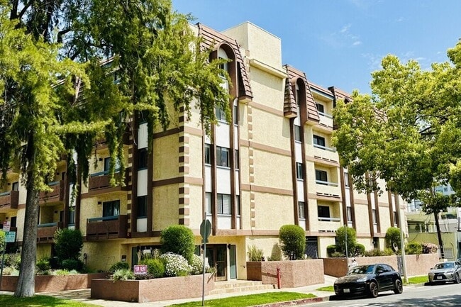 Clark Drive Apartments
