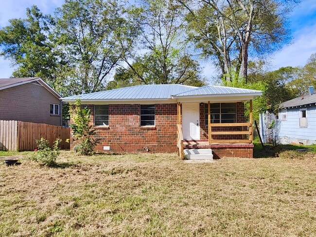 Building Photo - 2804 32nd Way SW