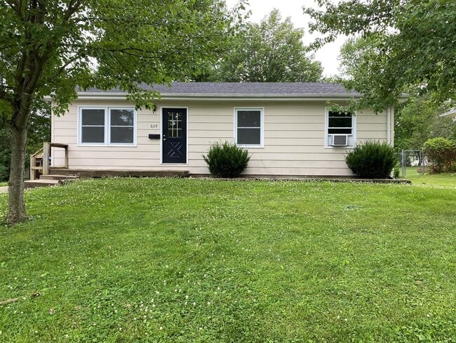 Photo - 609 W Hildreth St House Unit 609