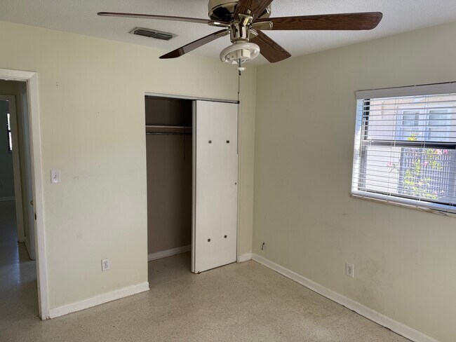 Photo - 515 E Miller St