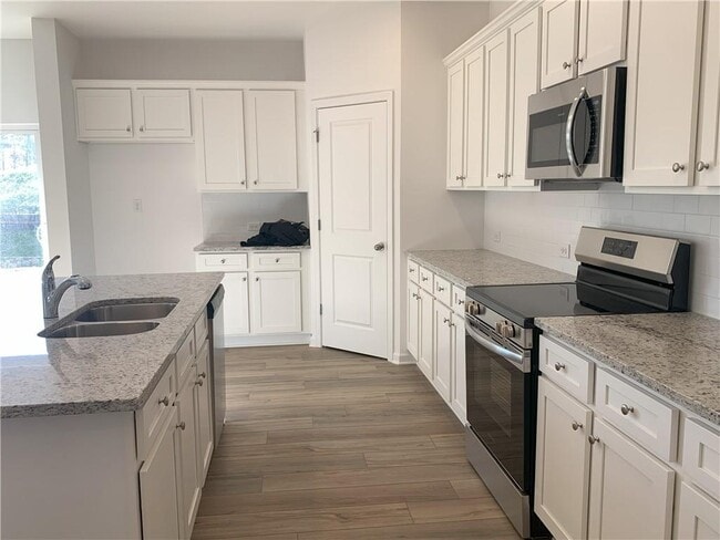 Photo - 921 Summer Rain Wy