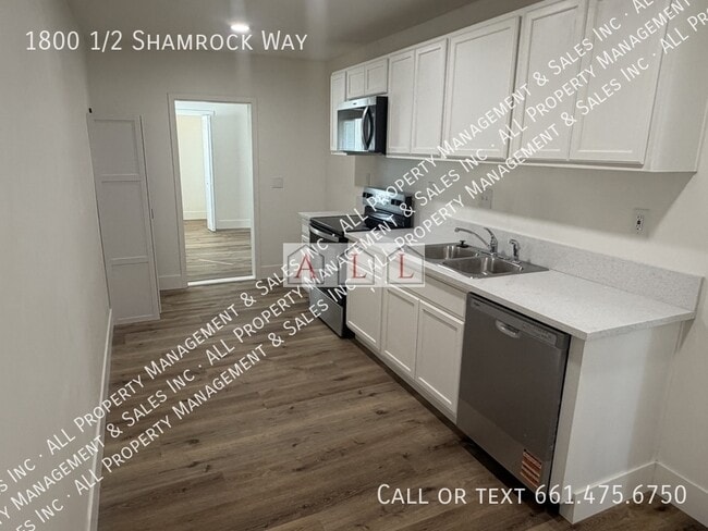 Photo - 1800 1/2 Shamrock Way-