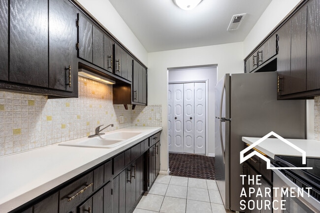 Building Photo - 2300 N Harlem Ave Unit 205