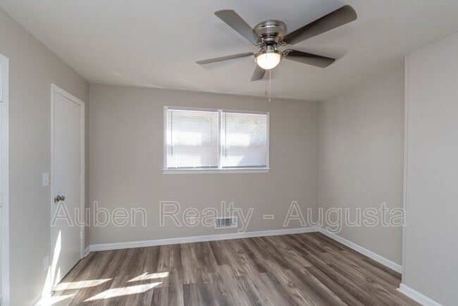 Photo - 1602 Johns Rd