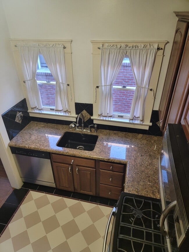 Kitchen + - 642 W 8th St Unit 642 W. 8th St.