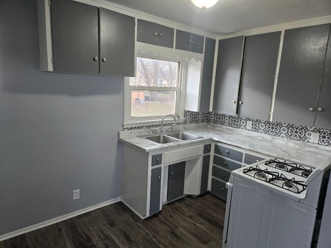 Photo - 1754 Newell St