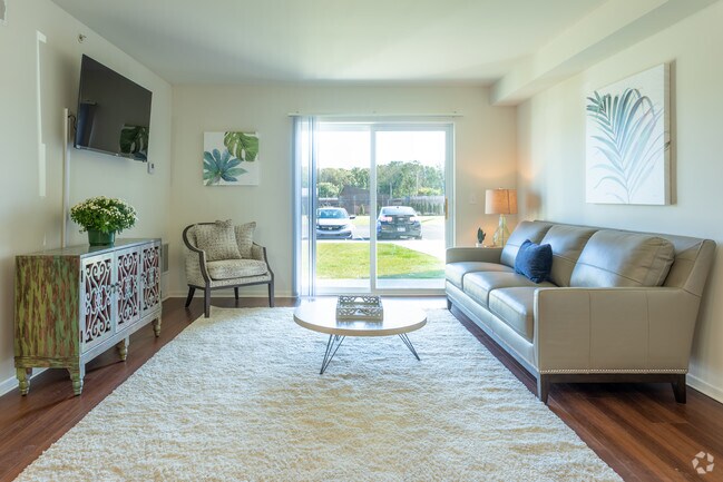 2 BR, 1 BA - With Laundry Hookups