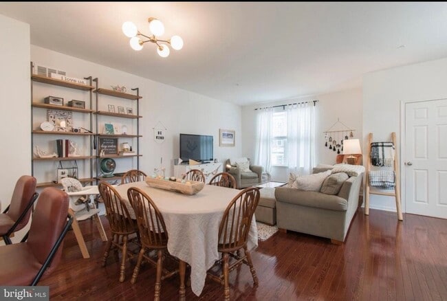 Photo - End Unit, 3 bedroom Townhome in Claymont