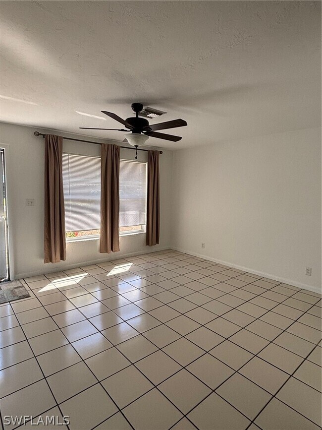 Photo - 125 Crown Dr