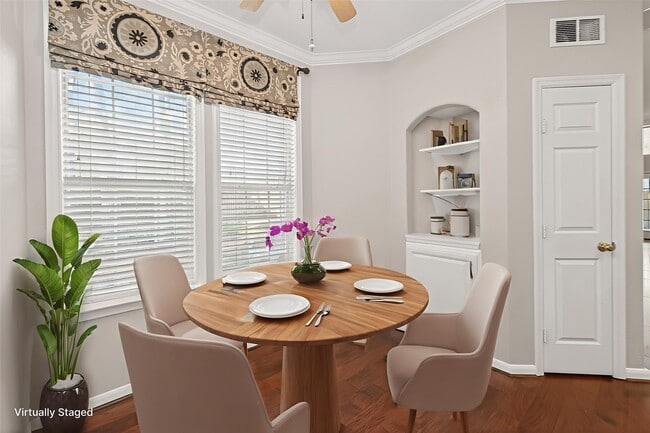 Photo - 2330 Everest Way