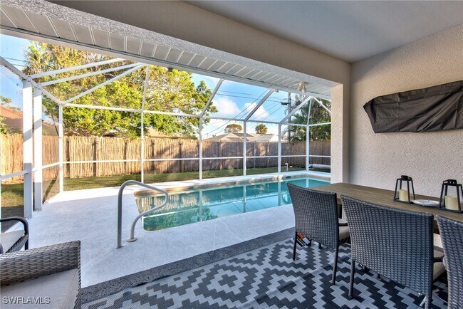 Photo - 725 95th Ave N