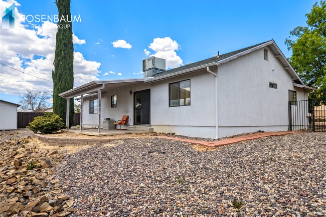 Photo - Beautiful 3-bedrooms, 2-baths home in Prescott Valley!