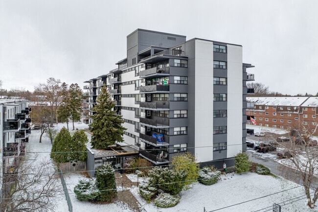 Building Photo - Georgian Mansion