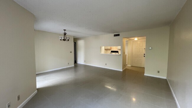 Photo - 9833 Westview Dr