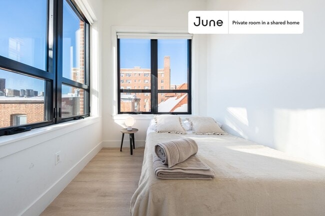 Photo - Room in Shared 4 bed/2 bath home Unidad A