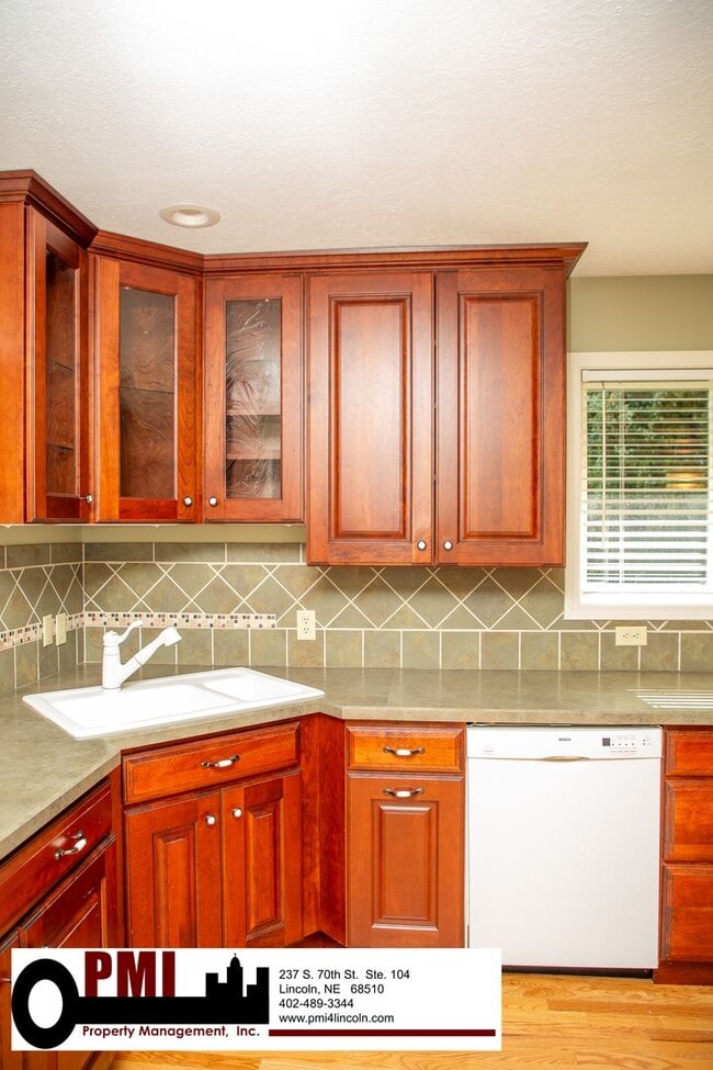 Photo - 3 Bedroom and 2 bathroom Colonial Hills Ho...