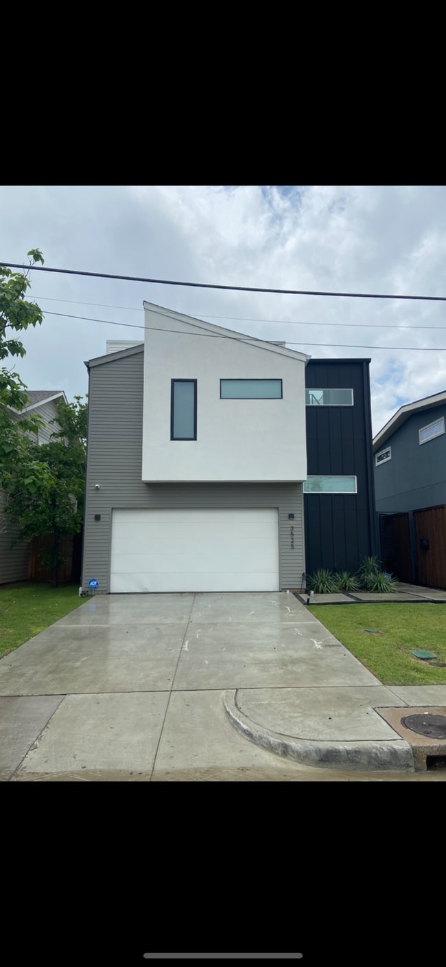 Building Photo - 3525 Rutz St
